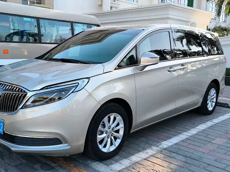 Buick GL8, 2017