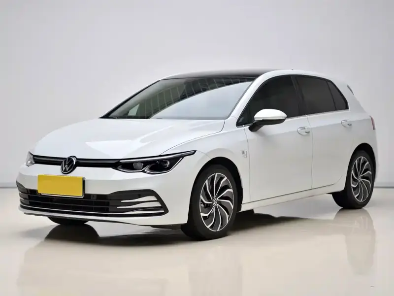 Volkswagen Golf, 2024