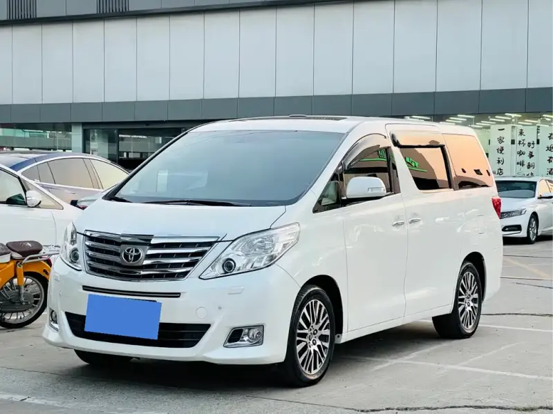 Toyota Alphard, 2013