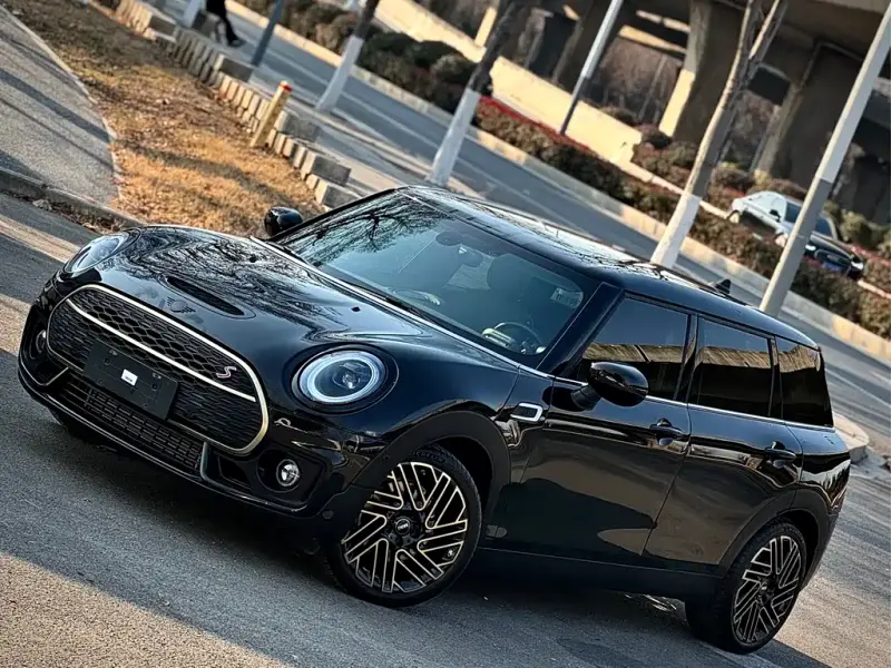 MINI Clubman, 2023 — фото 1