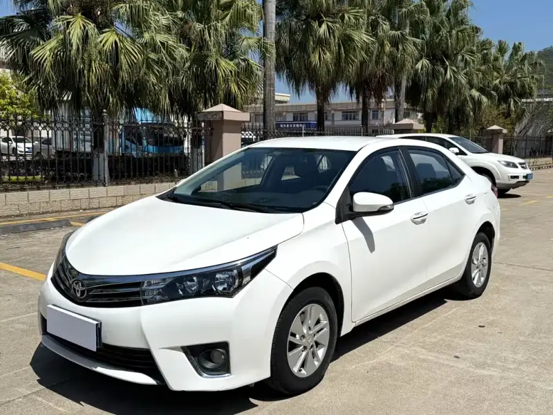 Toyota Corolla, 2015 — фото 1