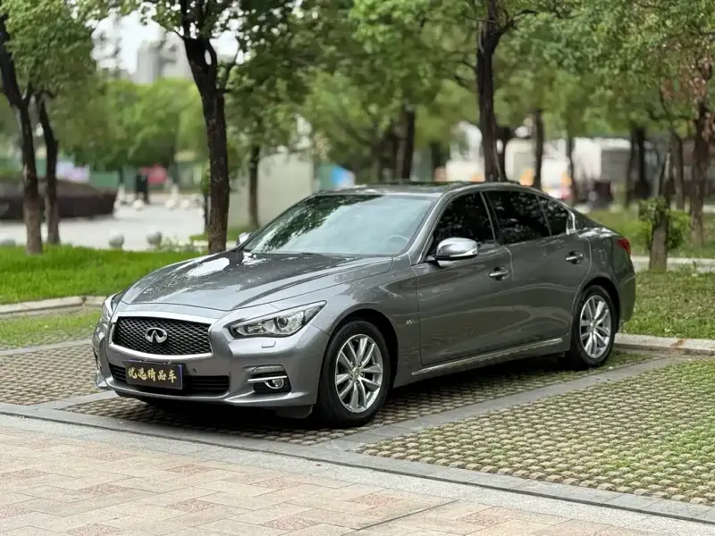 Infiniti Q50L, 2015