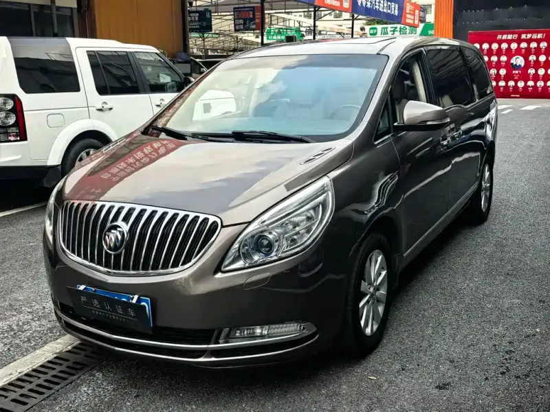 Buick GL8, 2013