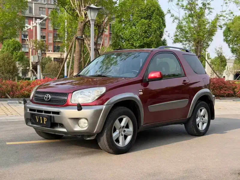 Toyota RAV4, 2005