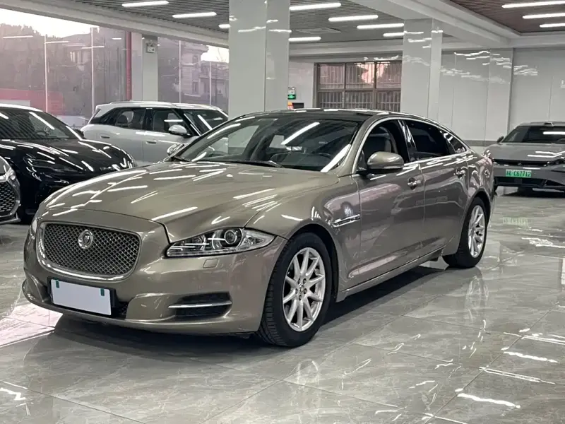 Jaguar XJ, 2012