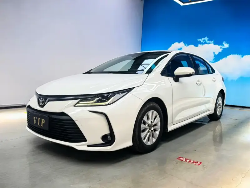 Toyota Corolla, 2022 — фото 1
