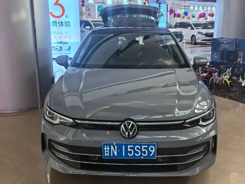 Volkswagen Golf, 2025