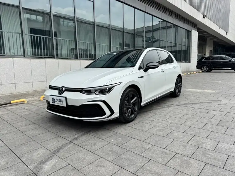 Volkswagen Golf, 2023