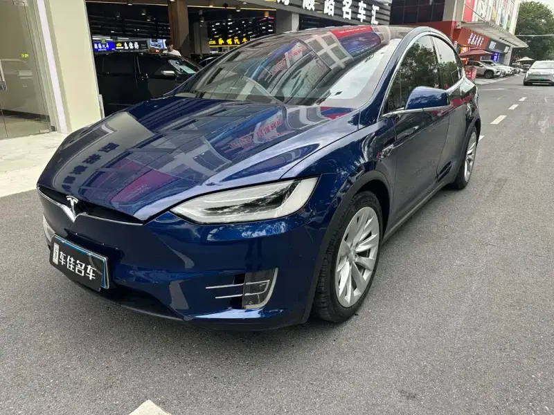 Tesla Model X, 2017