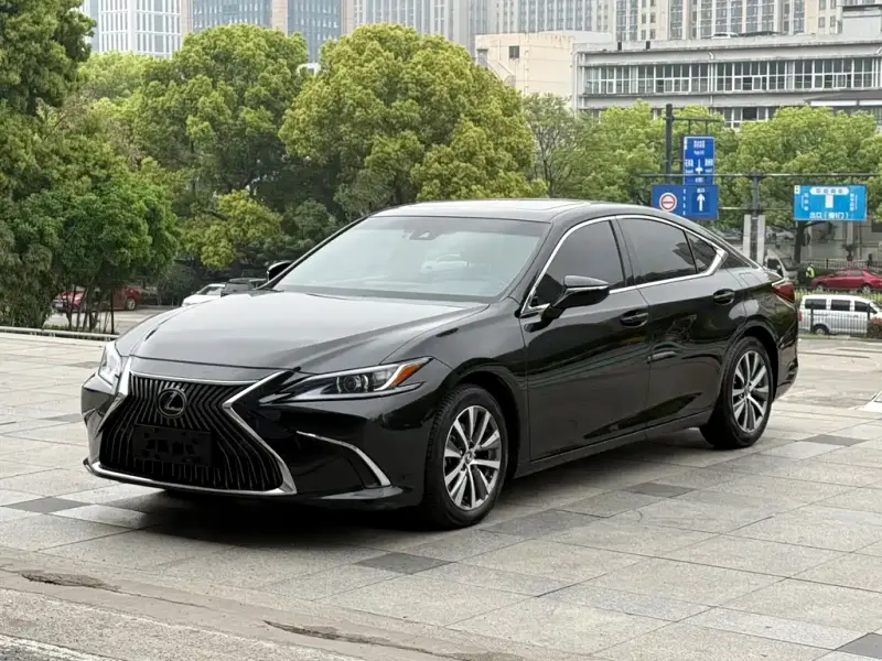 Lexus ES, 2019