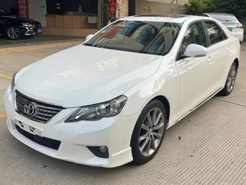 Toyota Reiz, 2013
