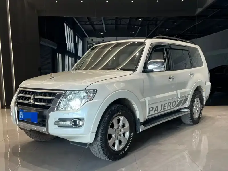Mitsubishi Pajero (Import), 2019 — фото 1