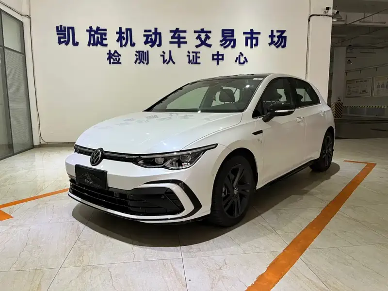 Volkswagen Golf, 2022