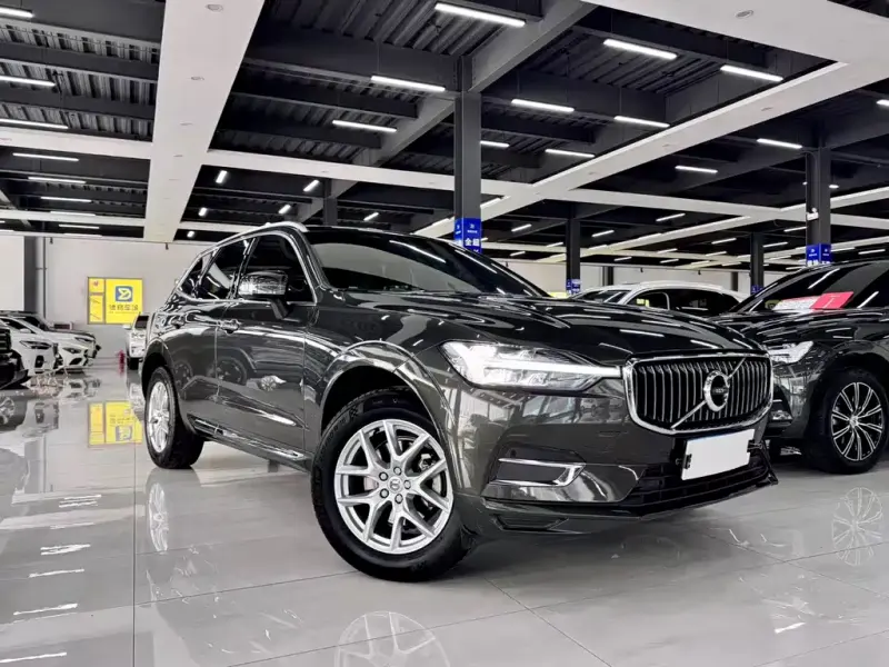 Volvo XC60, 2021 — фото 1