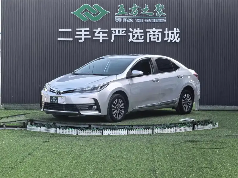Toyota Corolla, 2019 — фото 1