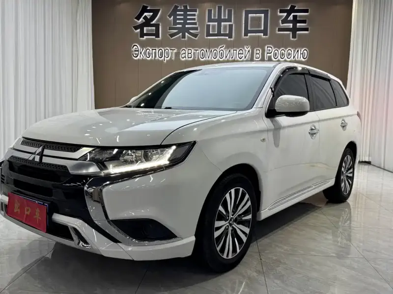 Mitsubishi Outlander, 2022