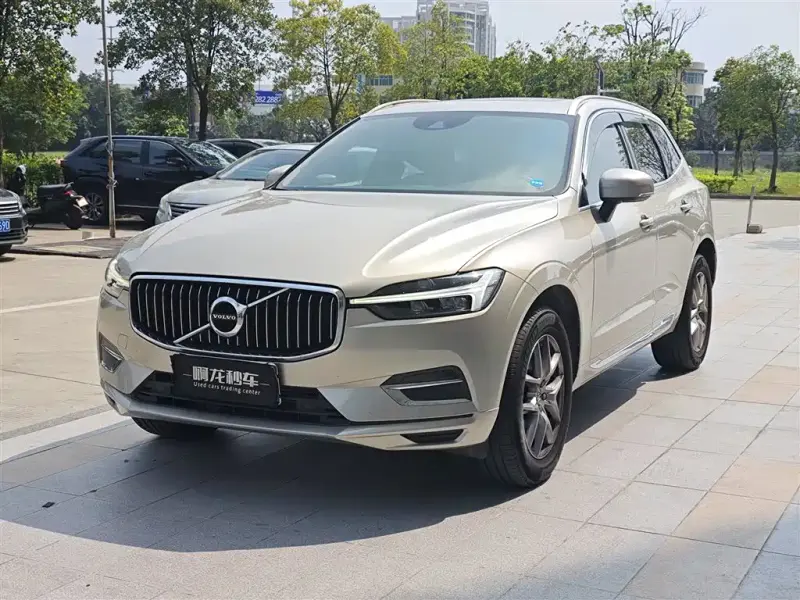 Volvo XC60, 2021 — фото 1