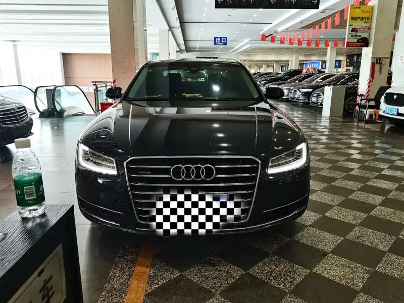Audi A8, 2015