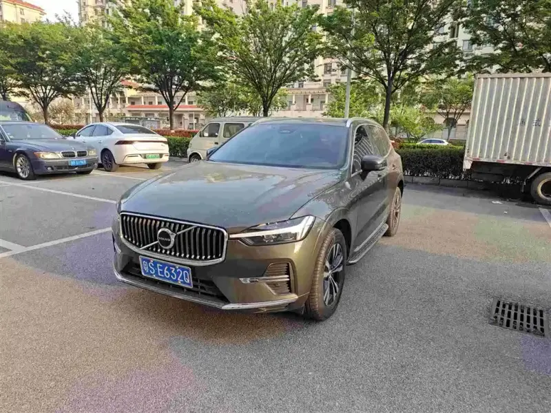 Volvo XC60, 2022 — фото 1