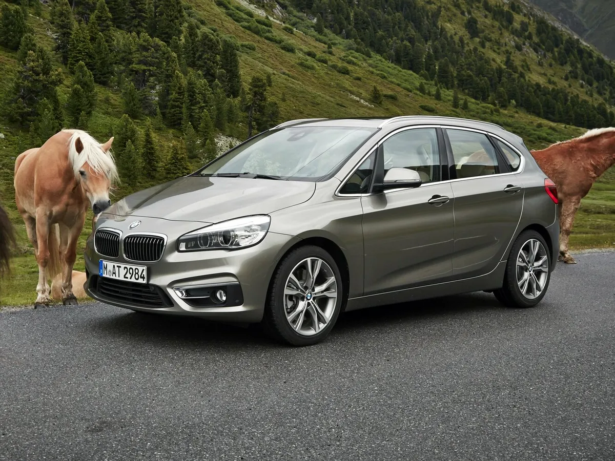 BMW 2 серии Active Tourer — фото модели