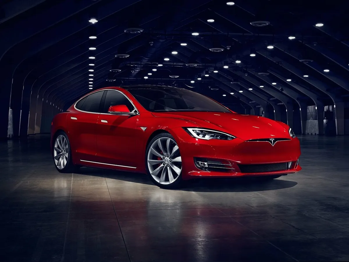 Tesla Model S — фото модели