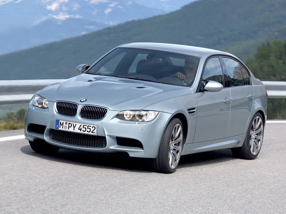 BMW M3 — фото модели